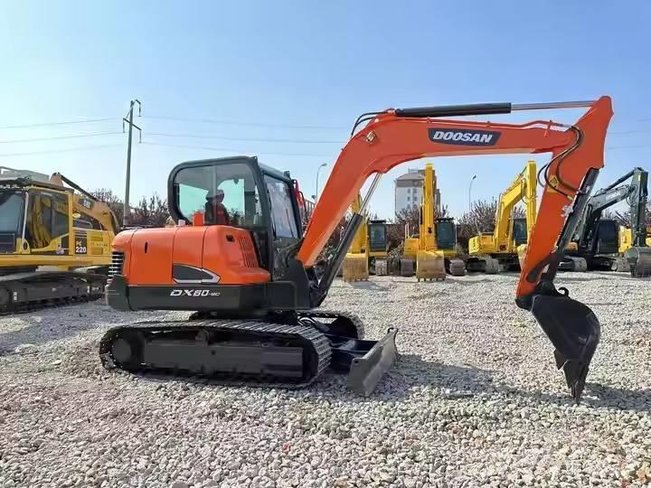 Doosan DX60-9C Kāpurķēžu ekskavatori