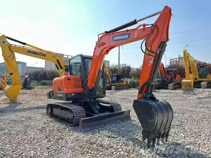 Doosan DX60-9C Kāpurķēžu ekskavatori