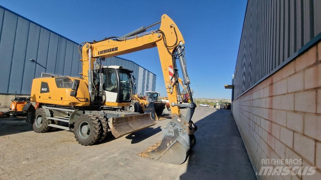Liebherr A 920 Ekskavatori uz riteņiem
