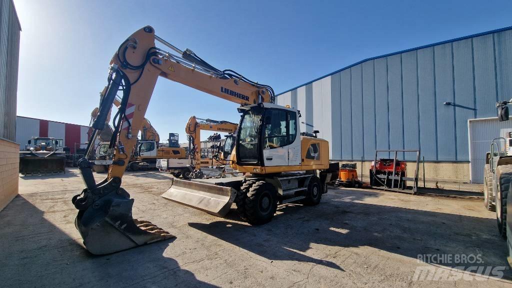 Liebherr A 920 Ekskavatori uz riteņiem