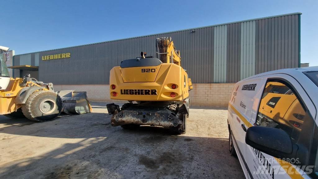 Liebherr A 920 Ekskavatori uz riteņiem