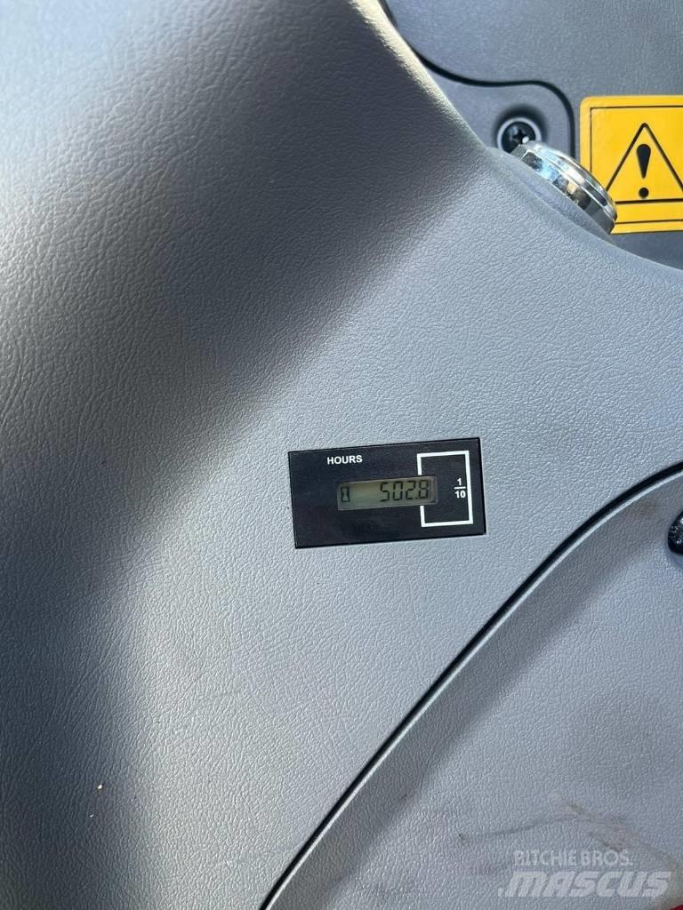 Hyundai HW 65 A Ekskavatori uz riteņiem