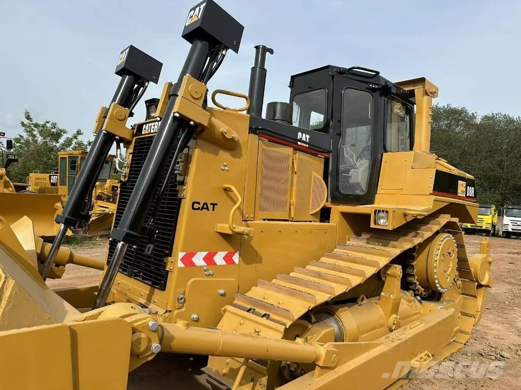 CAT D 8 R Kāpurķēžu buldozeri