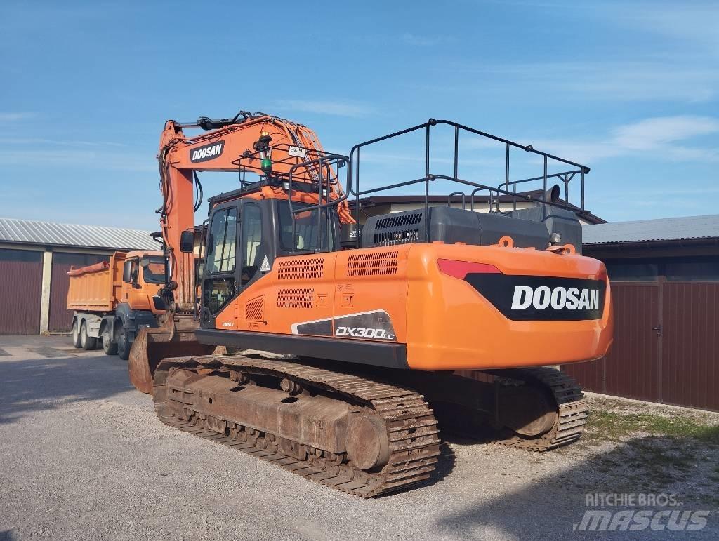 Doosan DX 300 LC Kāpurķēžu ekskavatori