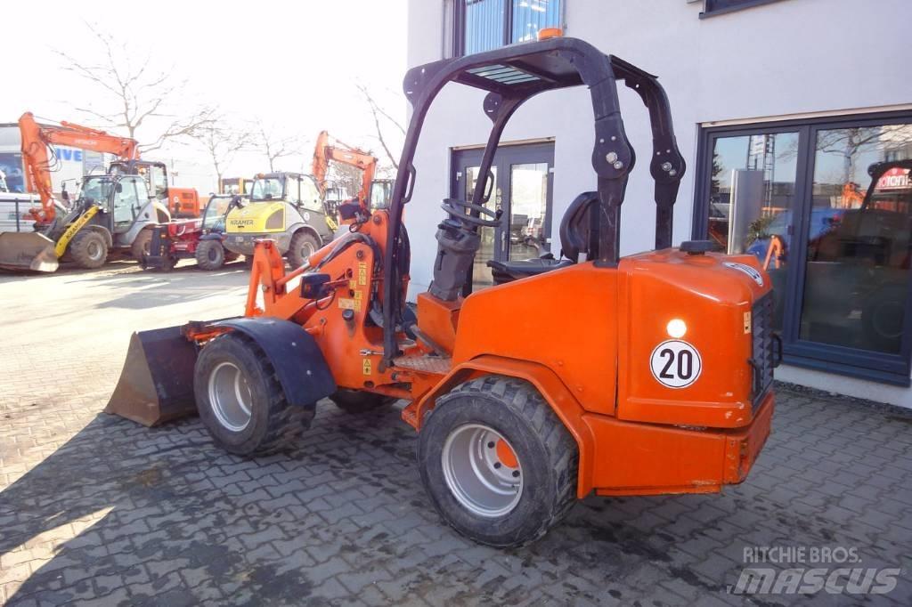 Schäffer 2436 Iekrāvēji uz riteņiem