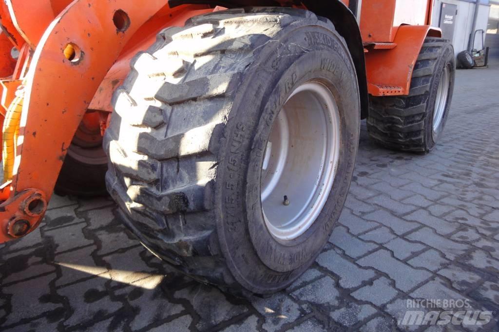 Schäffer 2436 Iekrāvēji uz riteņiem