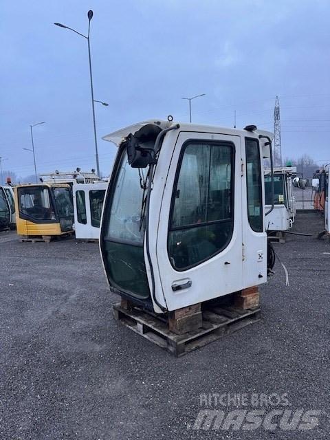 Liebherr A 314 CAB Kabīnes un interjers