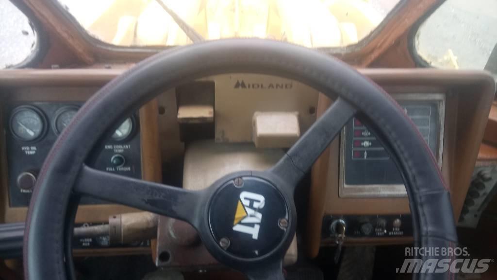 CAT 988B Iekrāvēji uz riteņiem