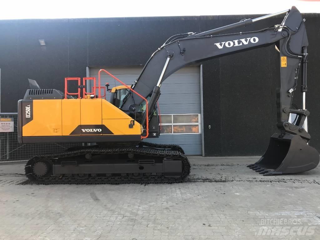 Volvo EC250E L Kāpurķēžu ekskavatori