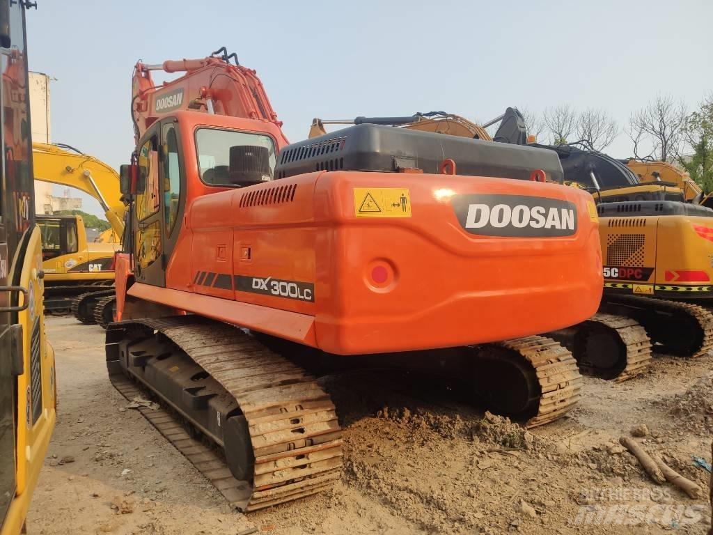 Doosan dx300 Kāpurķēžu ekskavatori