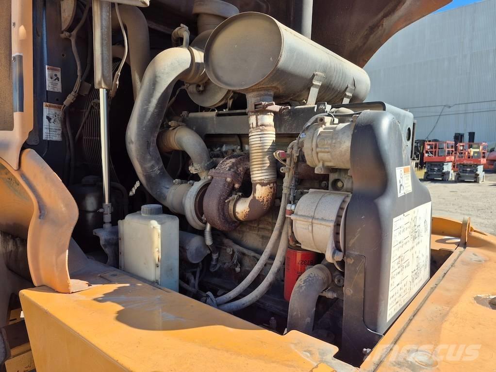 CASE 721 E Iekrāvēji uz riteņiem