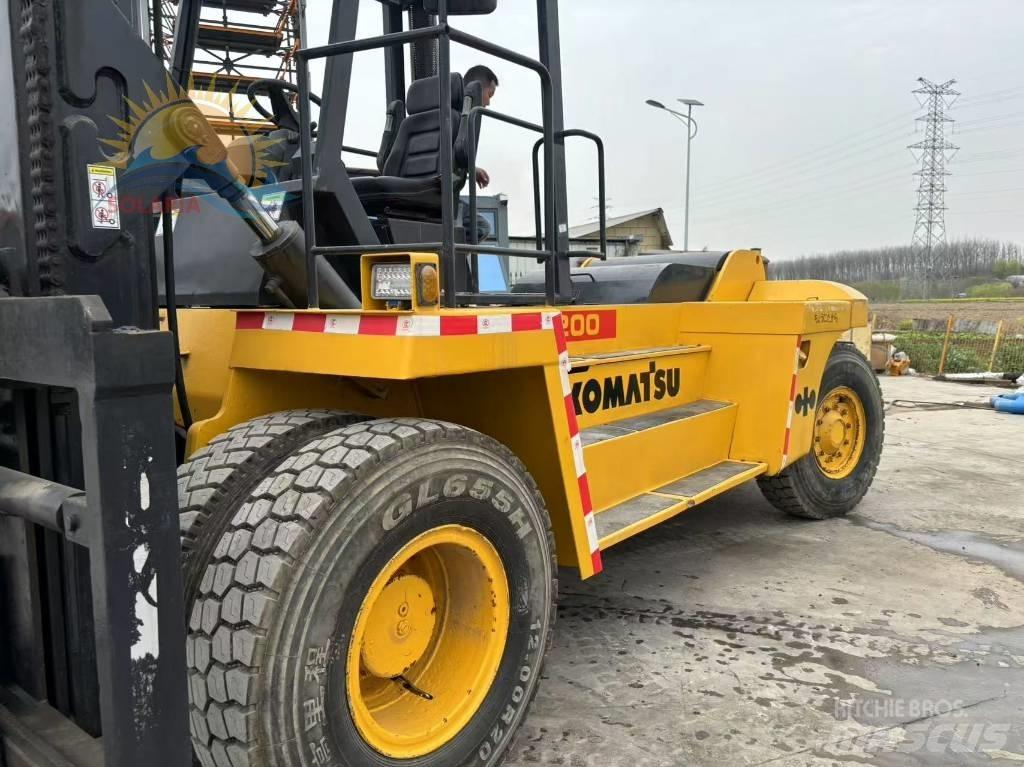 Komatsu FD 200 Tehnika ar dīzeļa dzinēju