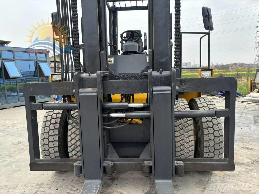 Komatsu FD 200 Tehnika ar dīzeļa dzinēju