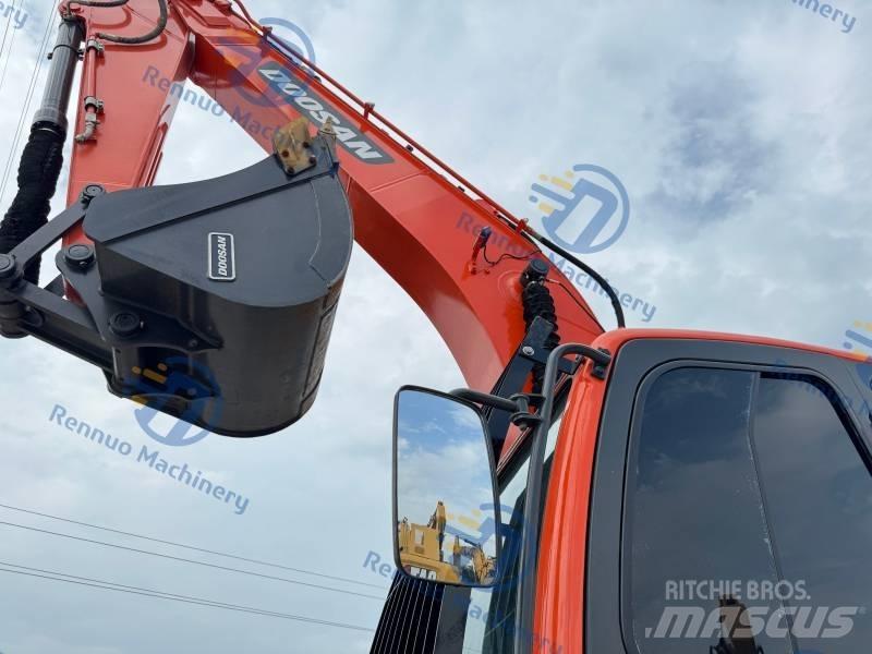 Doosan DX 225 LC-9C Kāpurķēžu ekskavatori