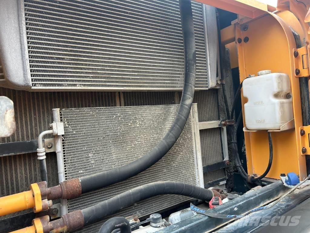 Hyundai R320 LC-9 Kāpurķēžu ekskavatori