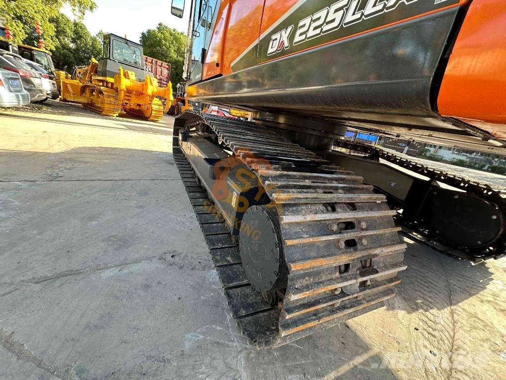 Doosan DX 225 LCA Kāpurķēžu ekskavatori