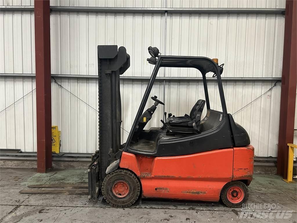 Linde E30-02 Elektriskie iekrāvēji