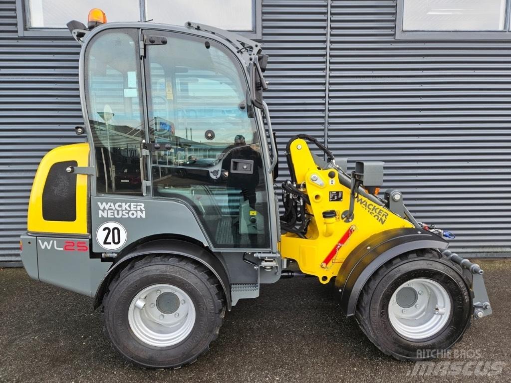 Wacker Neuson WL 25 Iekrāvēji uz riteņiem