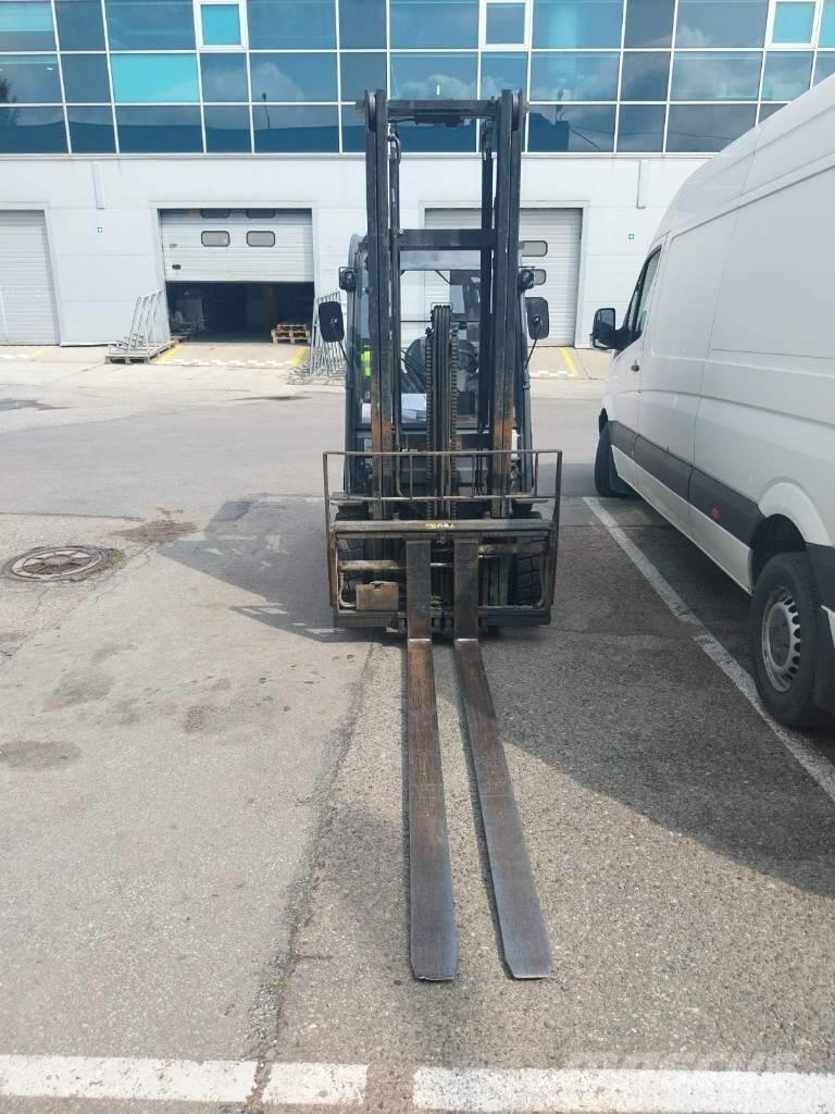 Toyota 02-8FDF25 Tehnika ar dīzeļa dzinēju