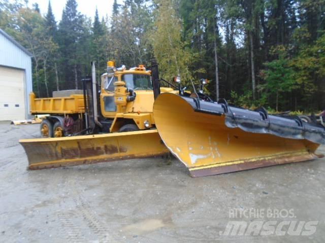 Mack RM 6866 S Sniega naži un tīrītāji
