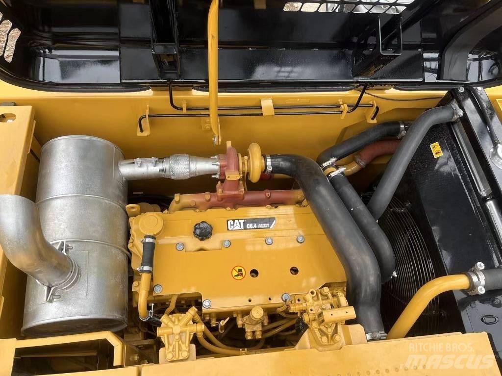 CAT 320 D2 Kāpurķēžu ekskavatori