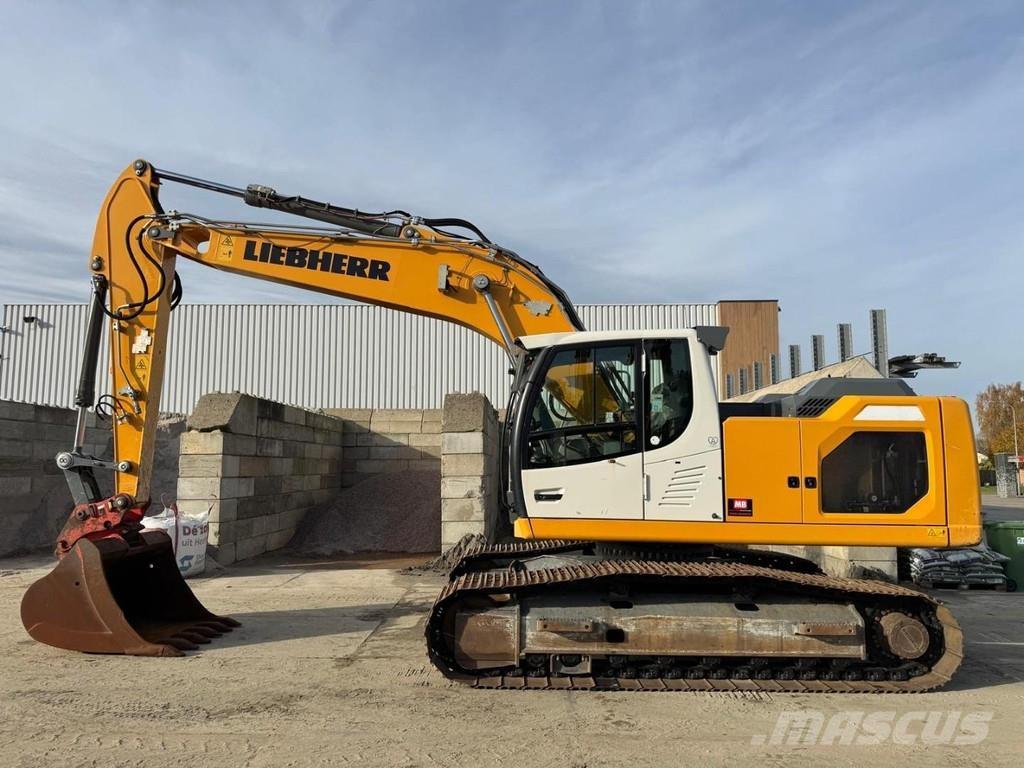 Liebherr R922 LC Kāpurķēžu ekskavatori