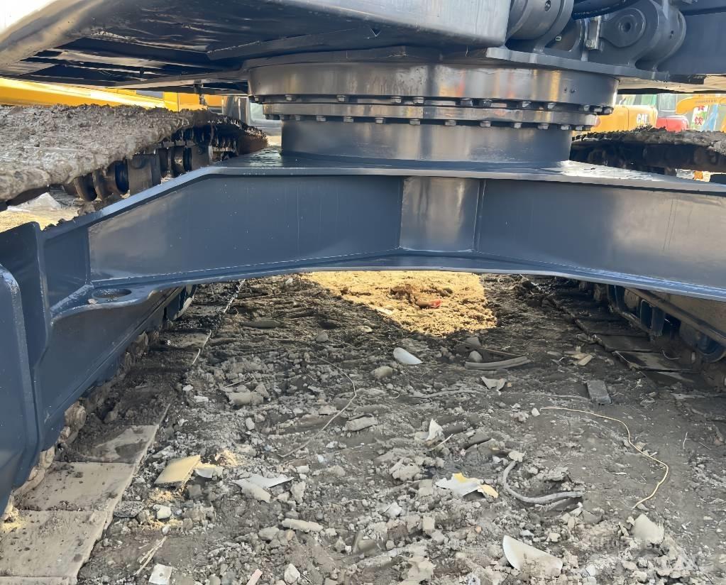 Volvo EC 220 Kāpurķēžu ekskavatori
