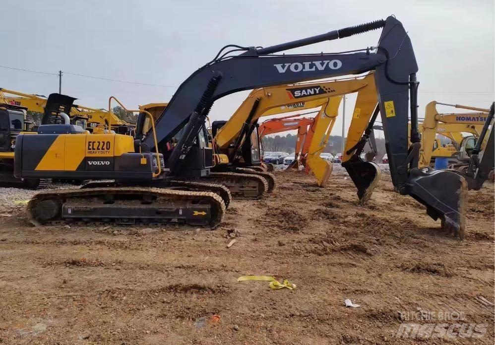 Volvo EC 220 Kāpurķēžu ekskavatori