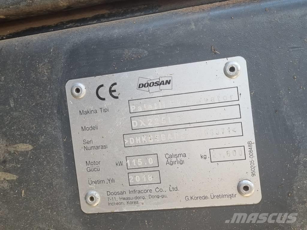 Doosan DX 225 Kāpurķēžu ekskavatori