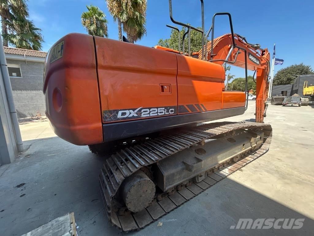 Doosan DX 225 Kāpurķēžu ekskavatori