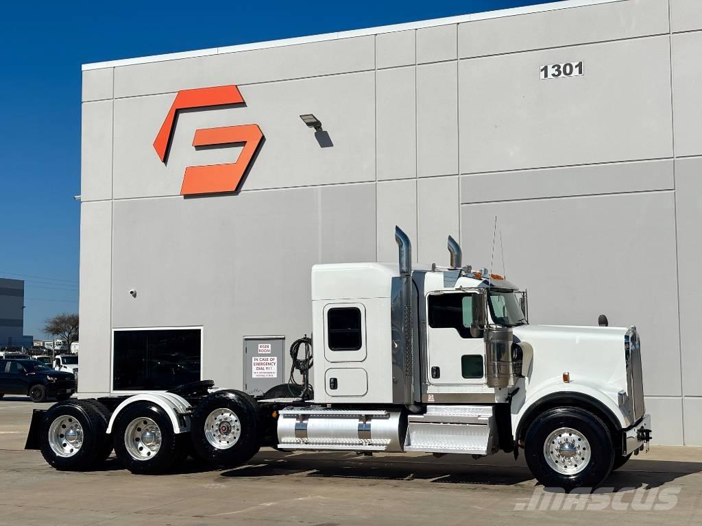 Kenworth W 900 Vilcēji