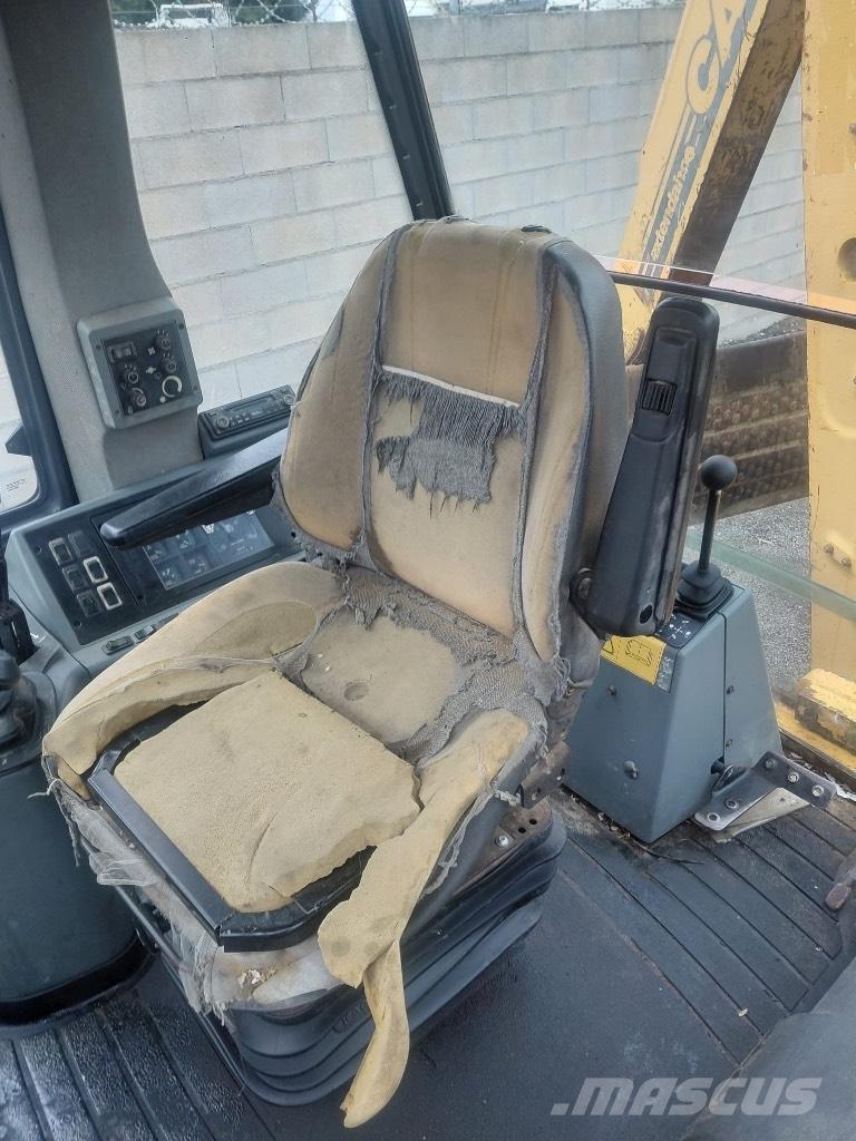 CASE 580 SLE Ekskavatori-iekrāvēji