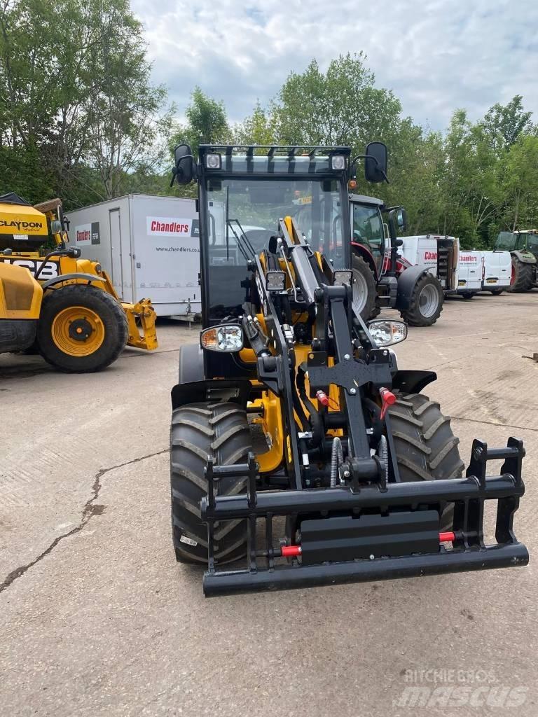 JCB 403 PLUS Lauksaimniecības pacēlāji