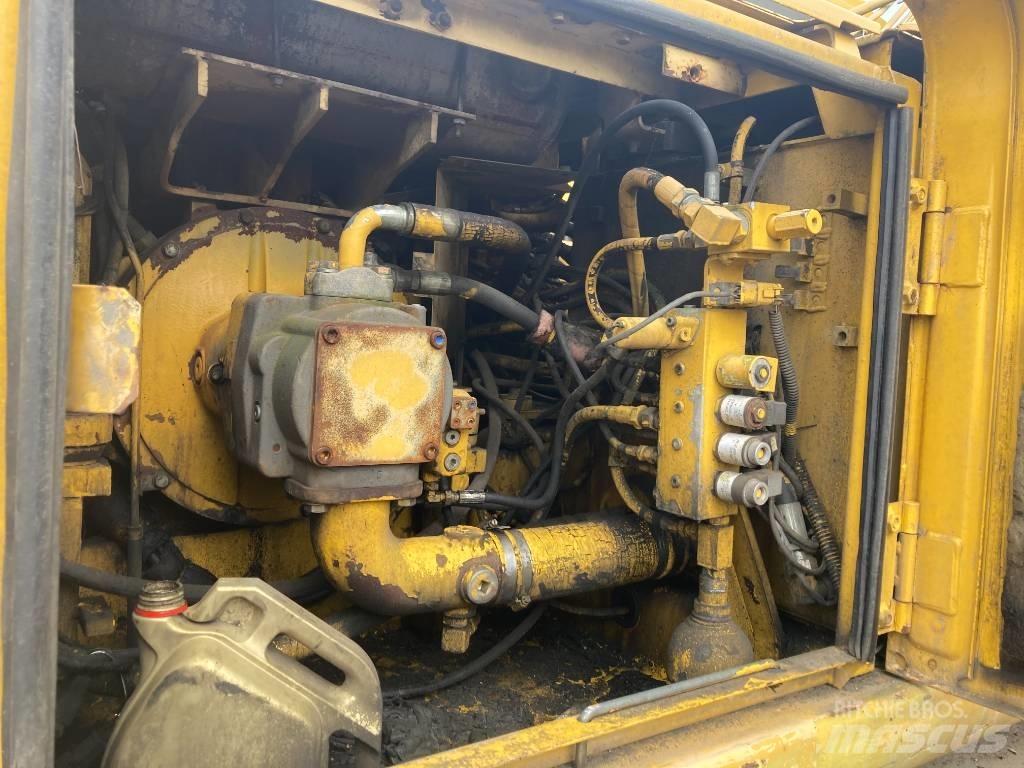 Komatsu PW 170 Ekskavatori uz riteņiem