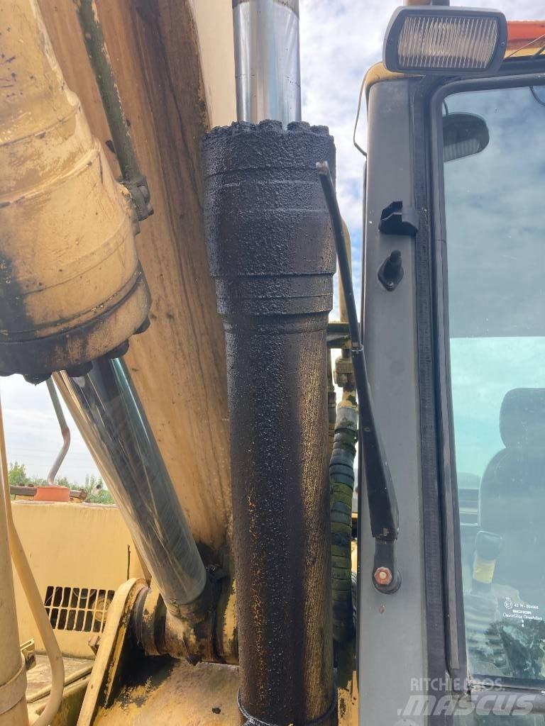 Komatsu PW 170 Ekskavatori uz riteņiem