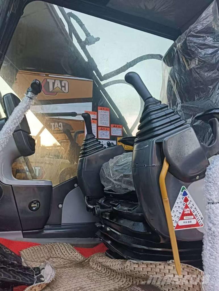 CAT 324 D2L Kāpurķēžu ekskavatori