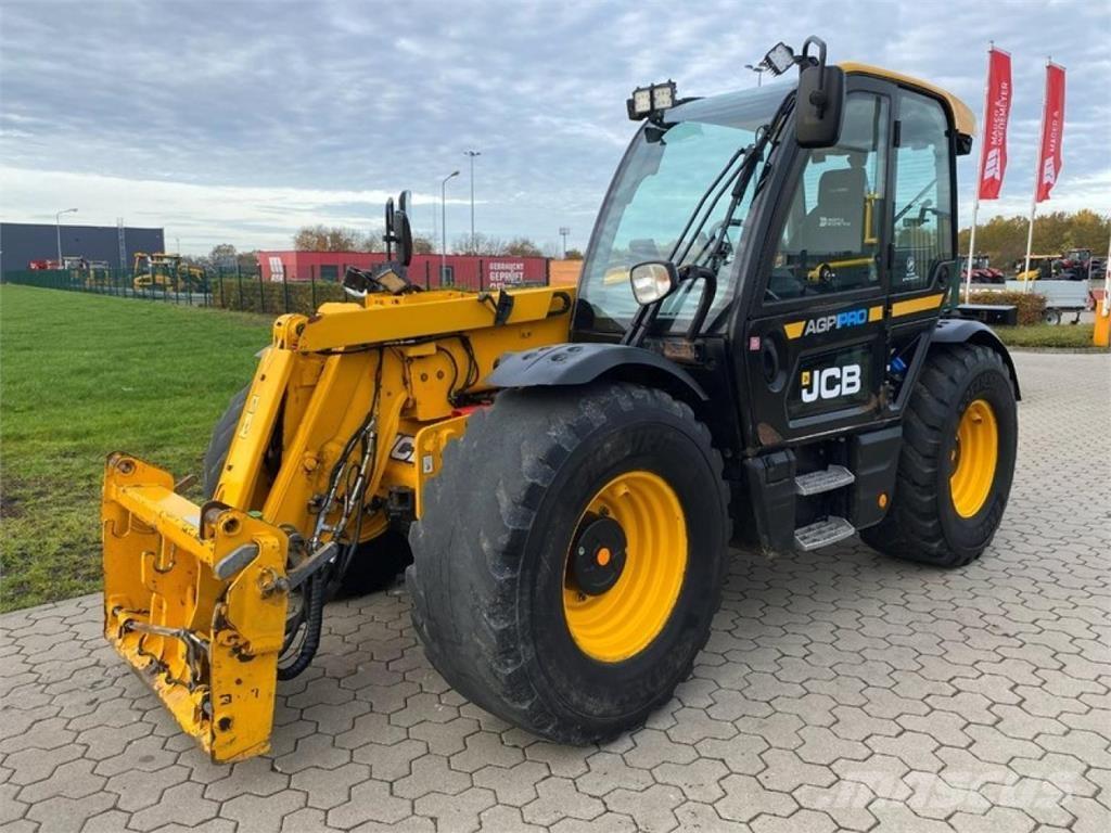 JCB 542-70 AGRIPRO Lauksaimniecības pacēlāji