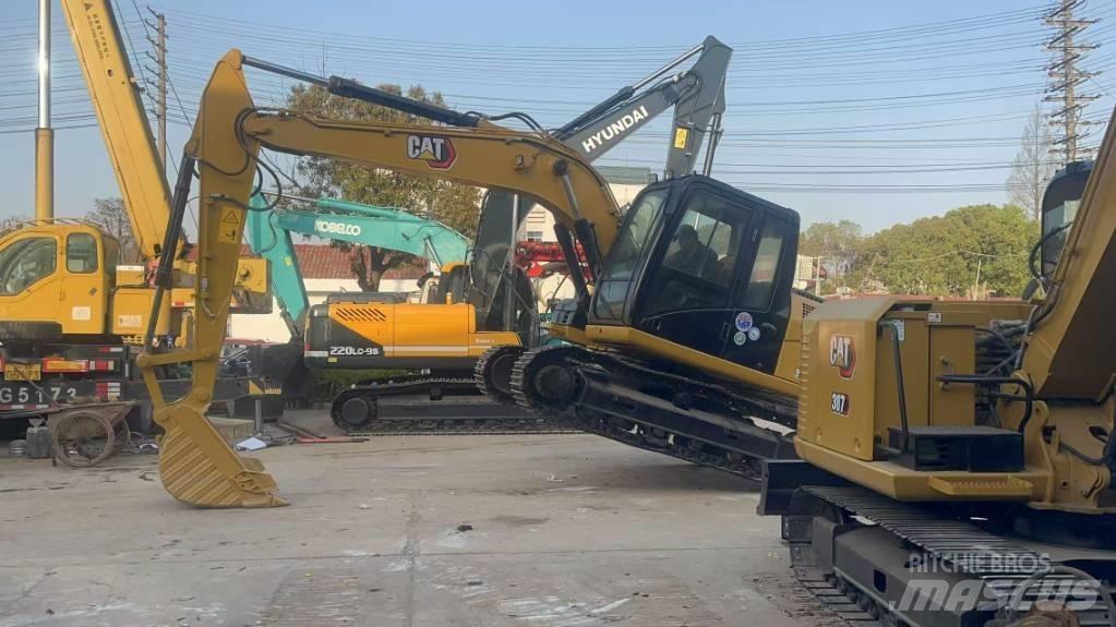CAT 313 D Kāpurķēžu ekskavatori