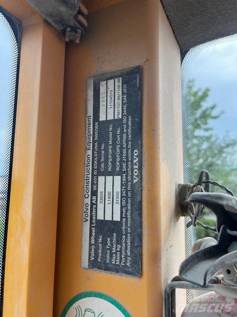 Volvo L 180 E Iekrāvēji uz riteņiem