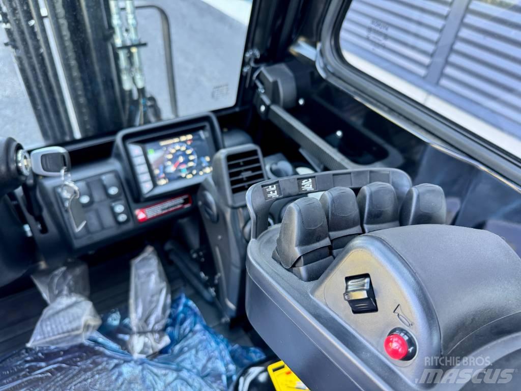 Hyundai 35DN-9V Tehnika ar dīzeļa dzinēju