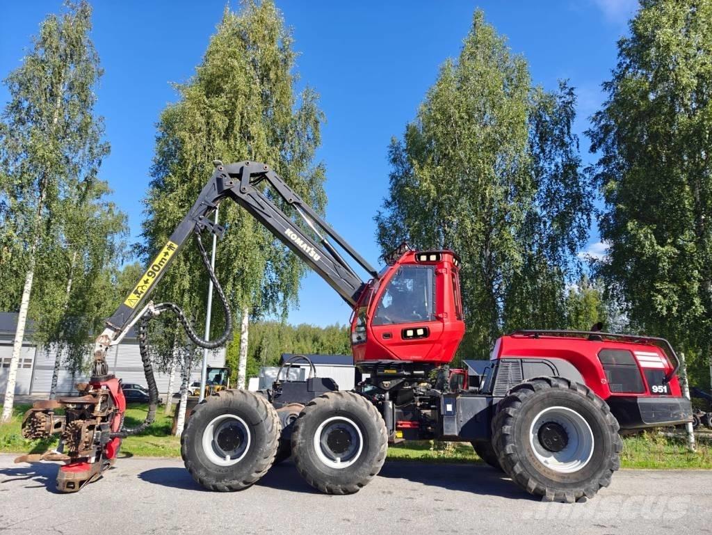 Komatsu 951 Harvesteri
