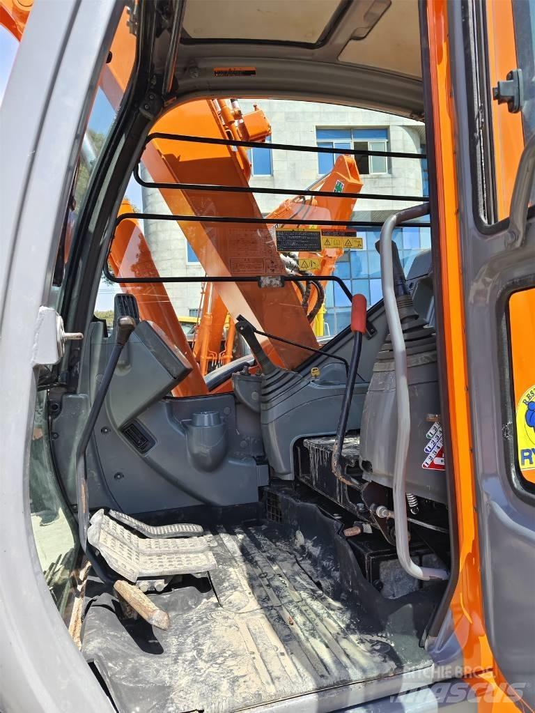 Hitachi ZX 75 Kāpurķēžu ekskavatori