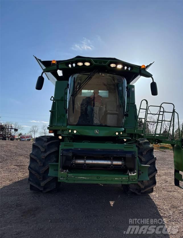 John Deere S 680 Ražas novākšanas kombaini