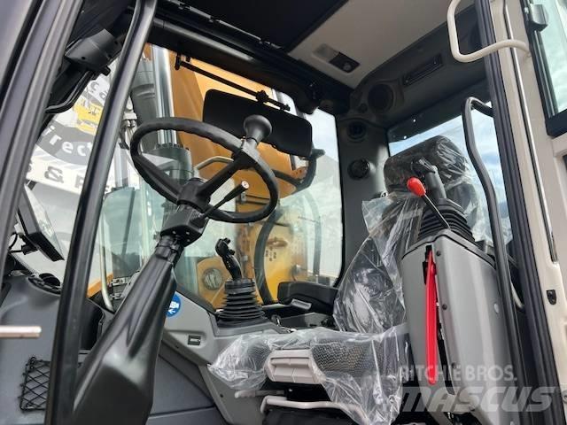 Liebherr 916 Ekskavatori uz riteņiem