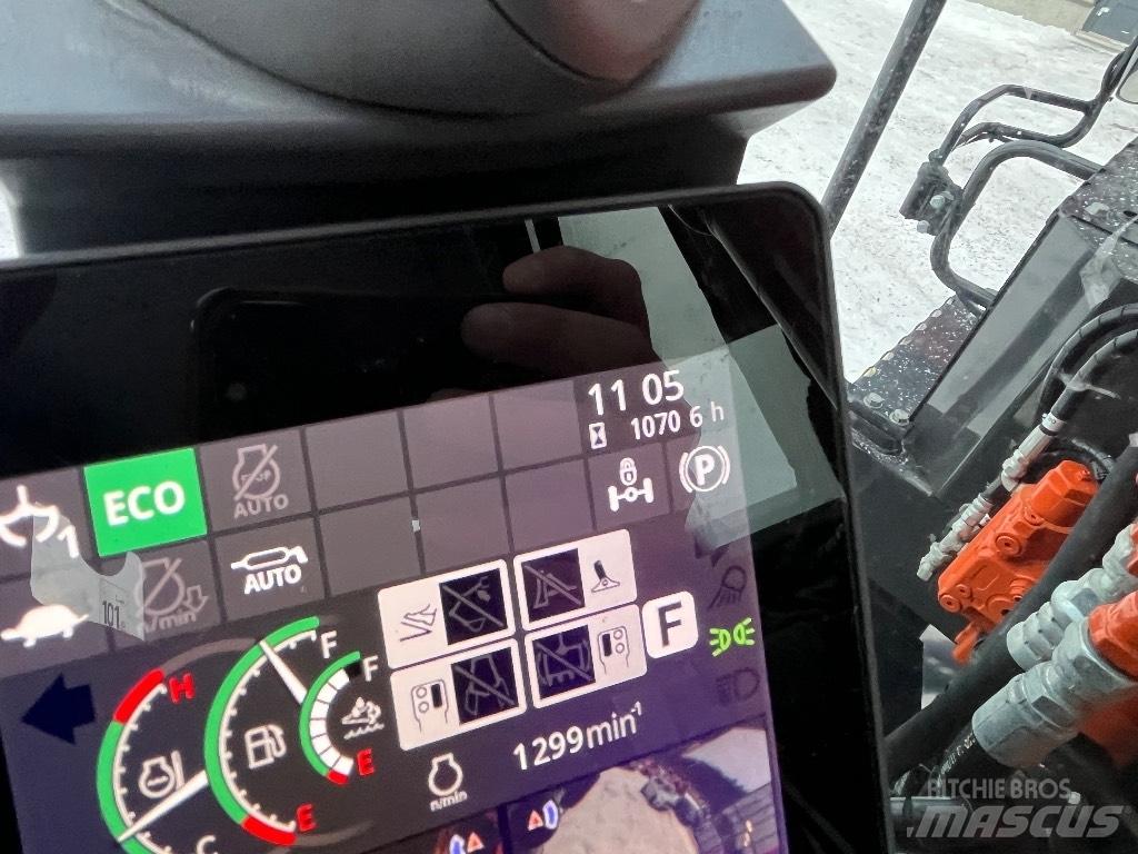 Hitachi ZX 135 W-7 Ekskavatori uz riteņiem