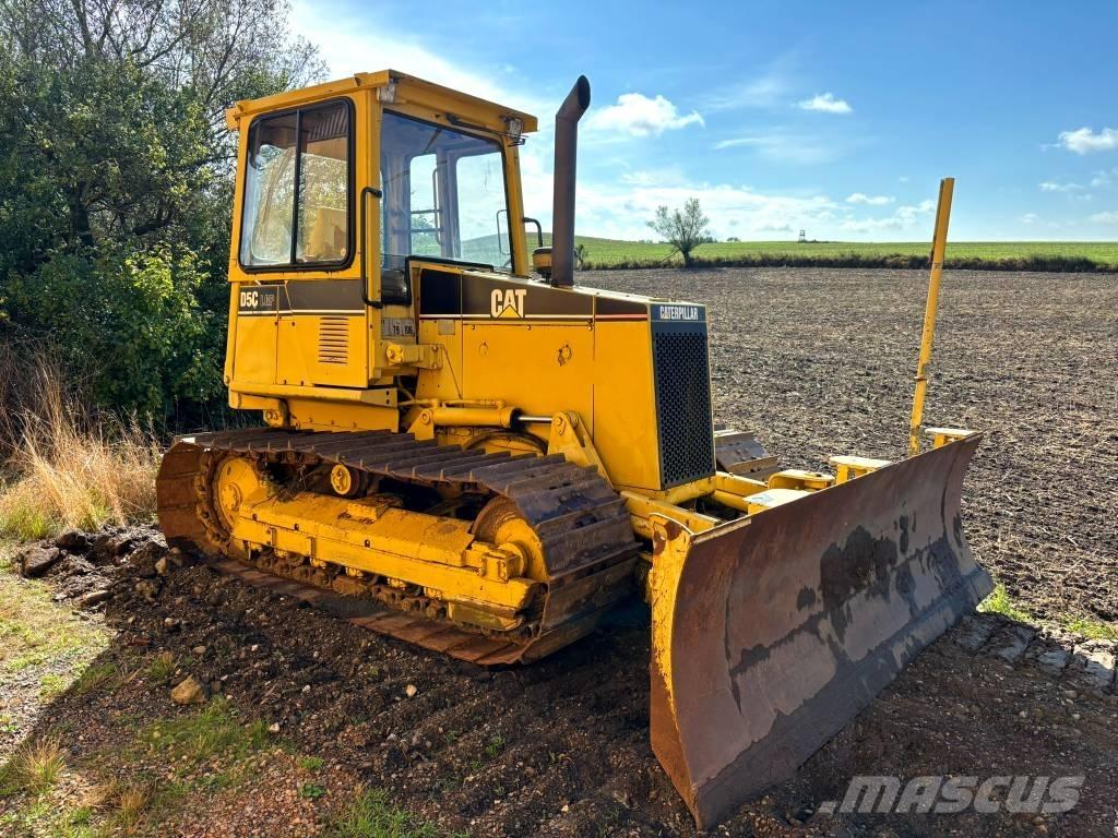 CAT D 5 C Kāpurķēžu buldozeri