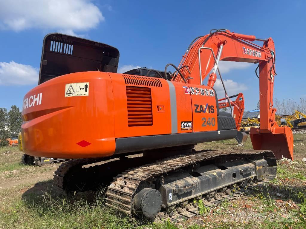 Hitachi ZX 240 Kāpurķēžu ekskavatori