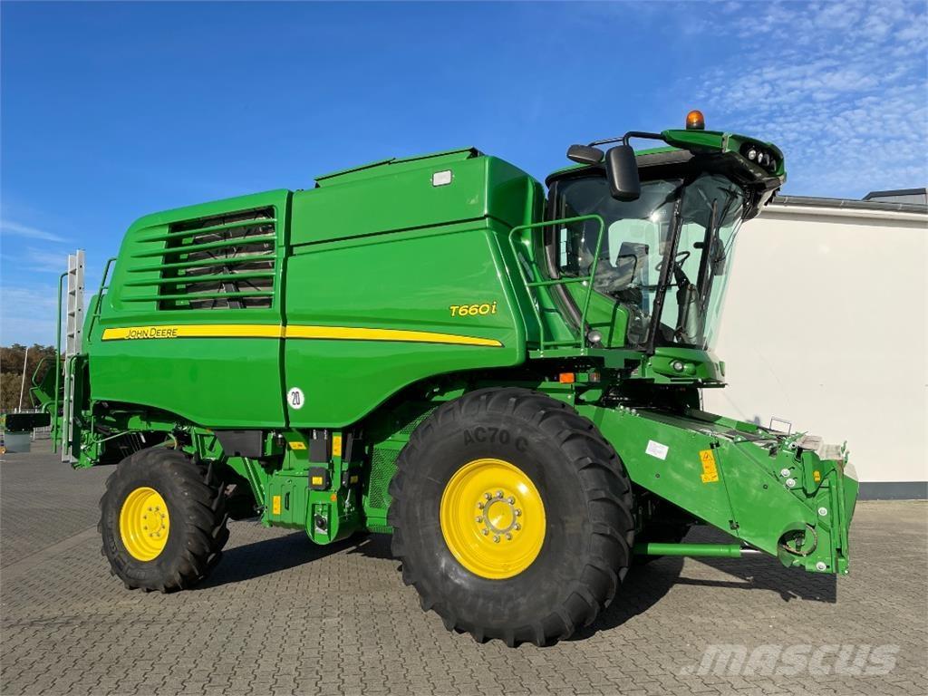 John Deere T660 i Ražas novākšanas kombaini