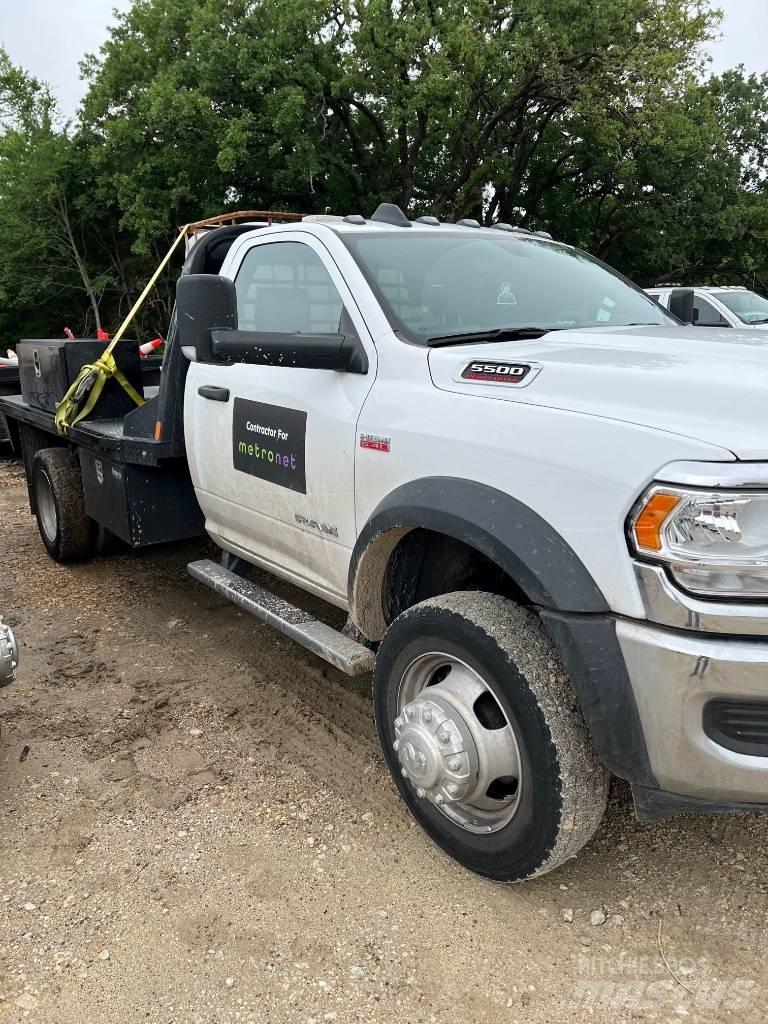 RAM 5500 Platformas/izkraušana no sāniem