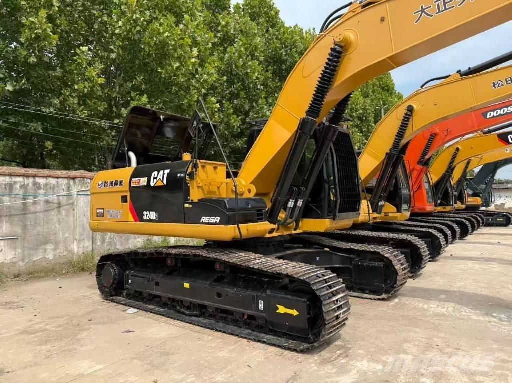 CAT 324 Kāpurķēžu ekskavatori